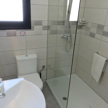 Kings Avenue - Natalia's *