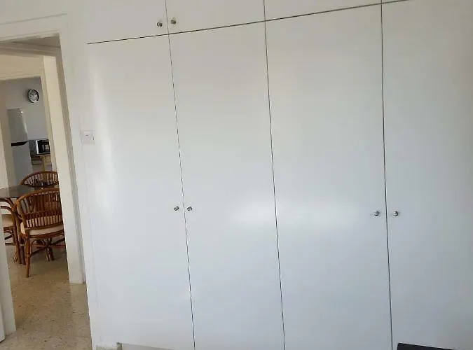 Kings Avenue - Natalia's *