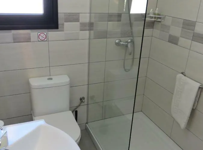 Kings Avenue - Natalia's *